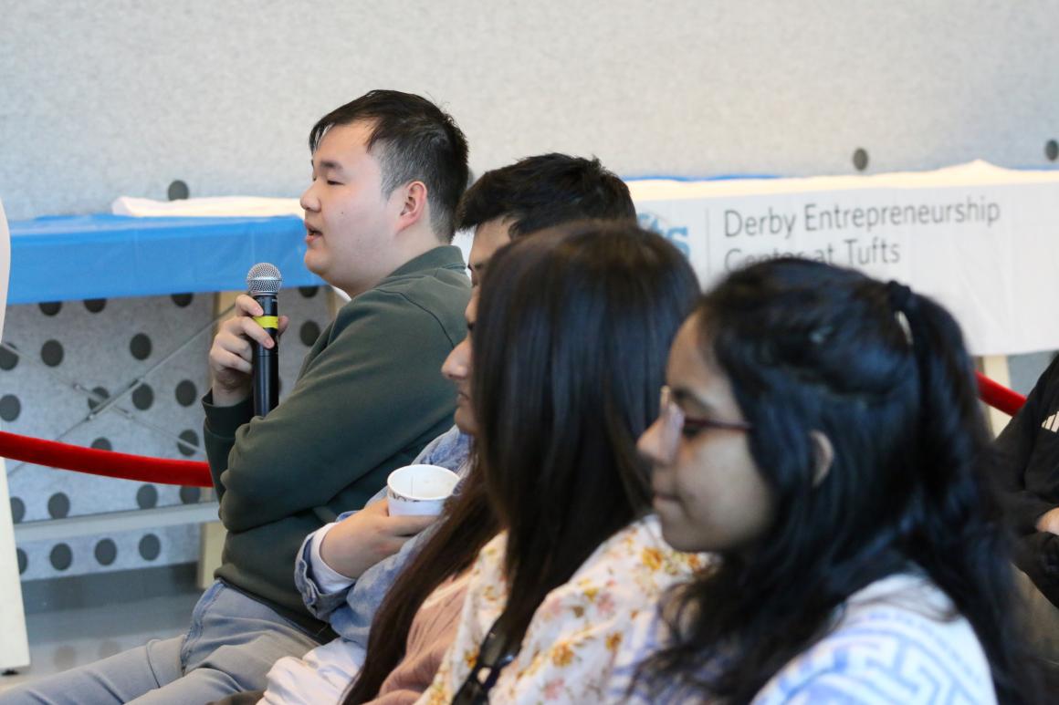 Students asking questions at Entrepreneurial Speaker Series