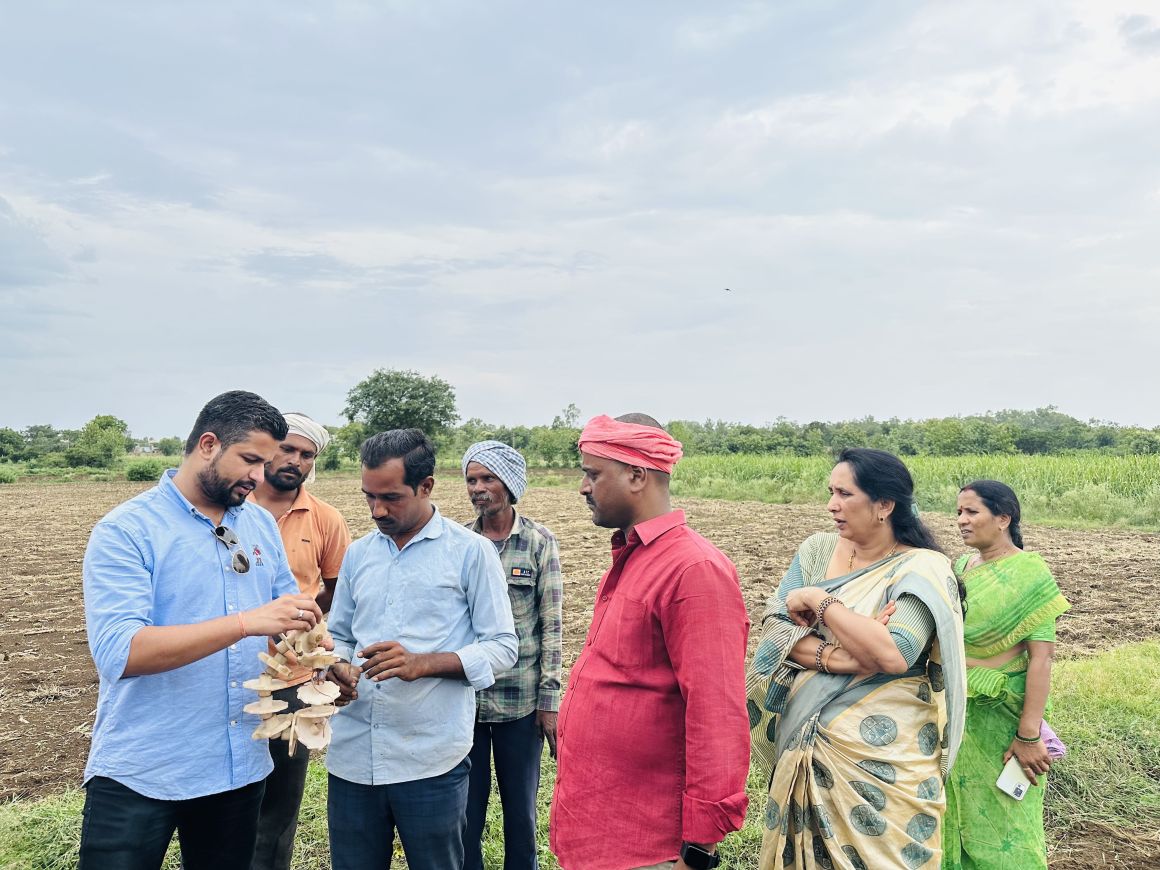 Raitagyana with farmers in Karnataka, India