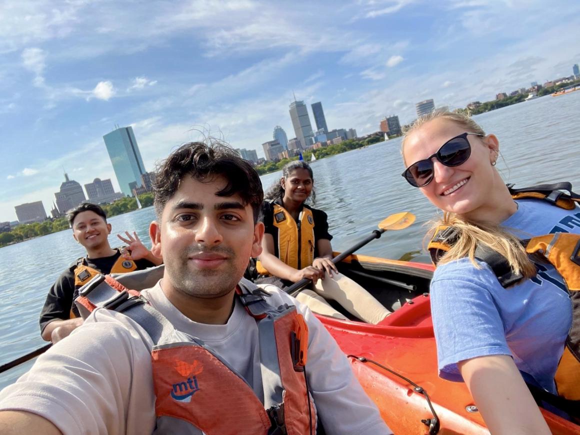 MSIM students kayaking 